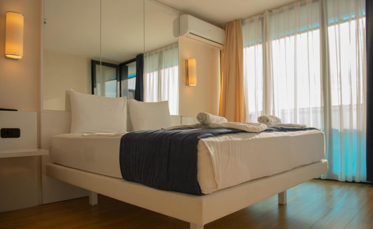 Aparthotel In City Batumi Exterior photo
