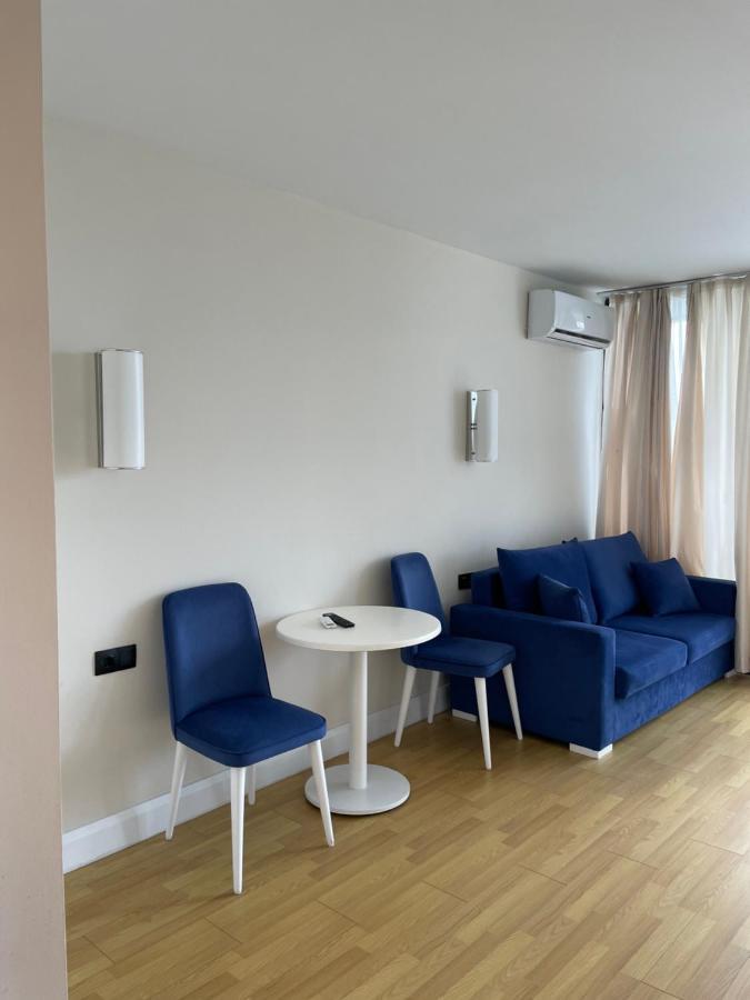 Aparthotel In City Batumi Exterior photo